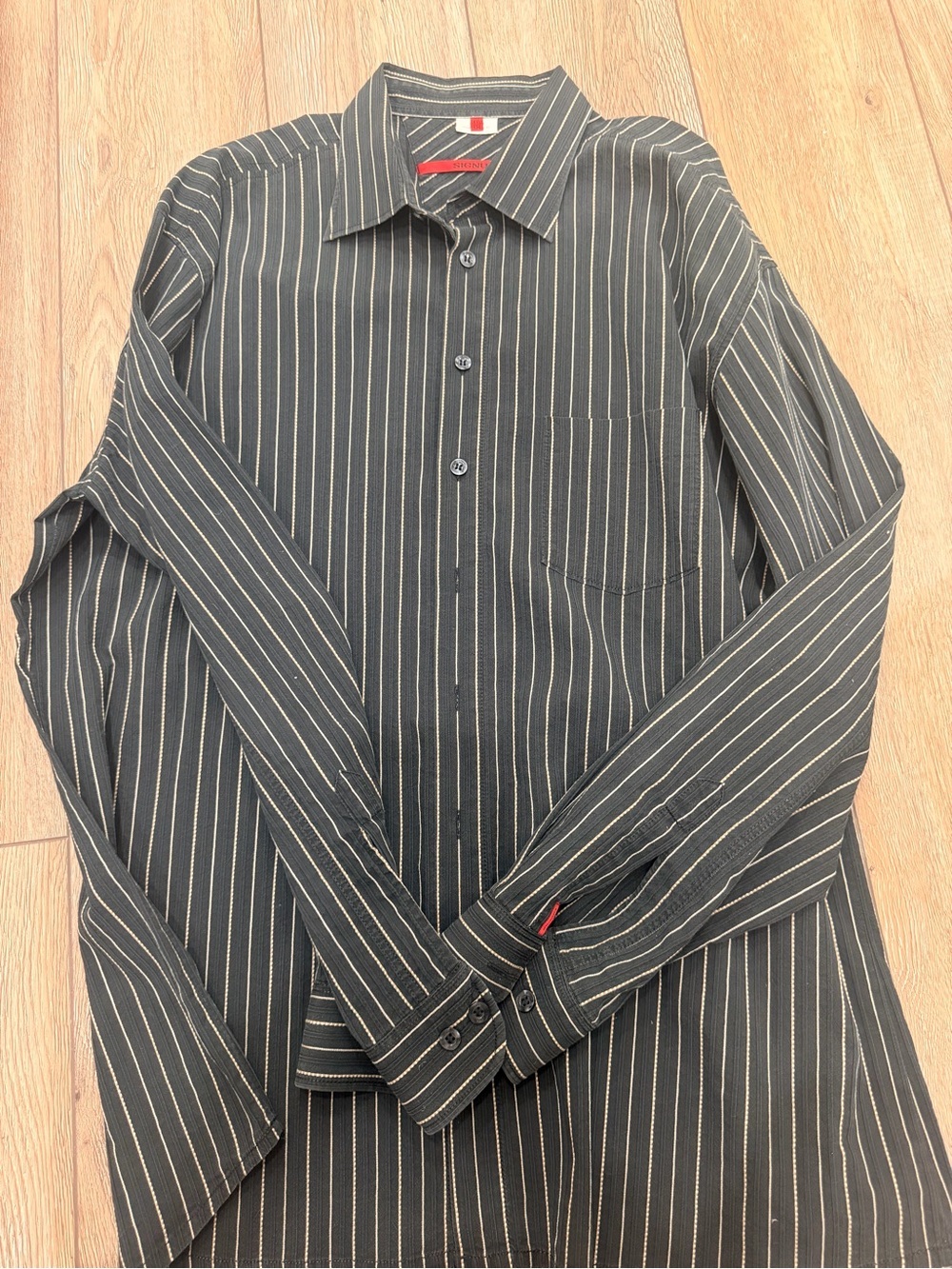 Signum Men's Black Pinstripe Long-Sleeve Dress Shirt